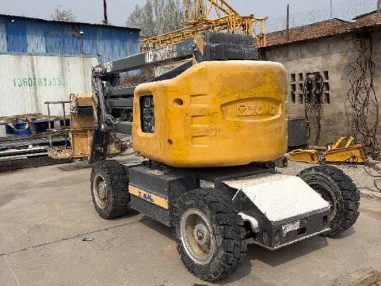 徐工GTBZ14JD曲臂式高空作業(yè)平臺