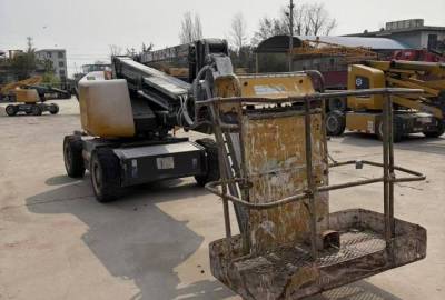 徐工GTBZ14JD曲臂式高空作業(yè)平臺