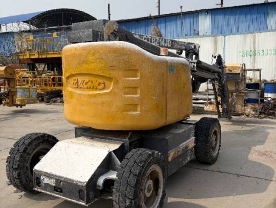 徐工GTBZ14JD曲臂式高空作業(yè)平臺