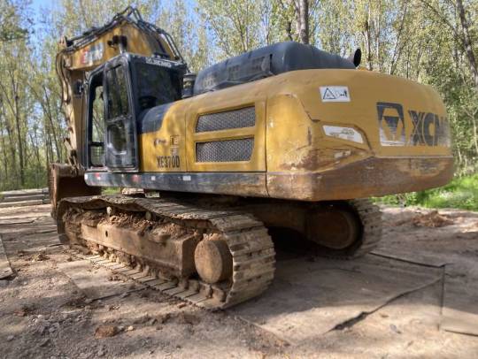 徐工XE370D履帶式挖掘機