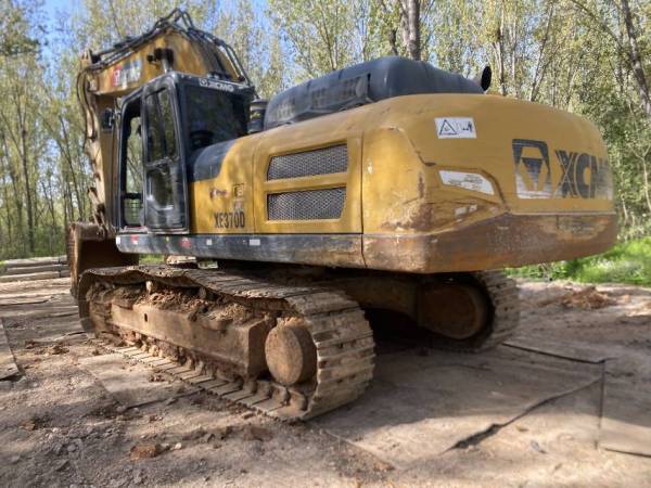 徐工XE370D履帶式挖掘機