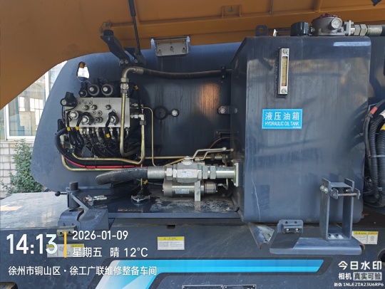 徐工XGS28直臂式高空作业平台