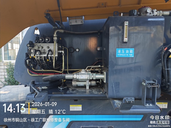 徐工XGS28直臂式高空作业平台