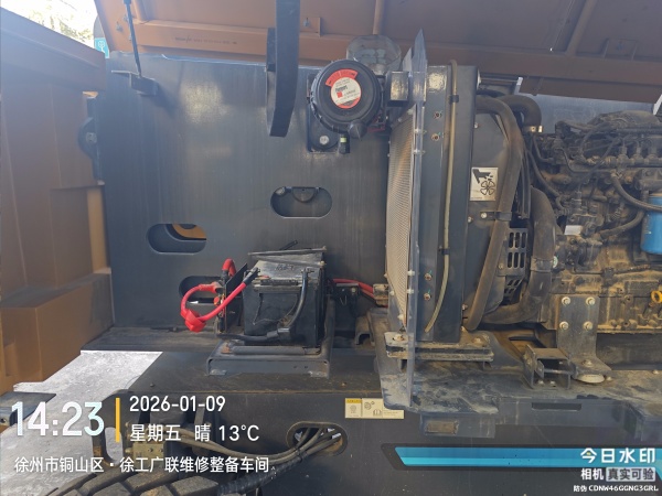 徐工XGS28直臂式高空作业平台