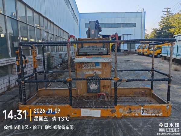 徐工XGS28直臂式高空作业平台