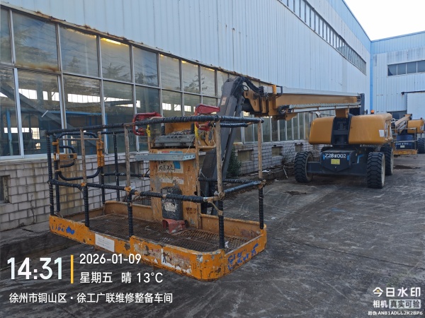 徐工XGS28直臂式高空作业平台