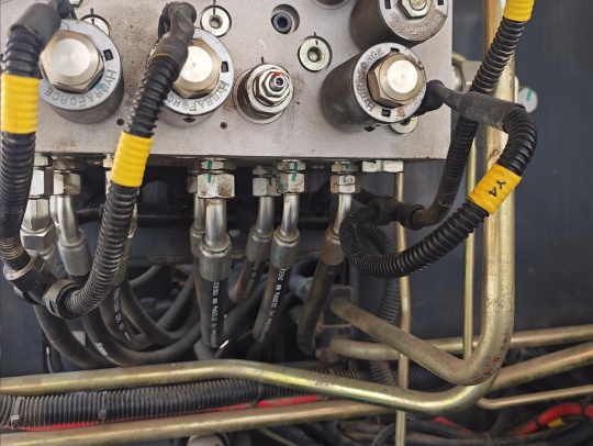 徐工XGS28直臂式高空作业平台