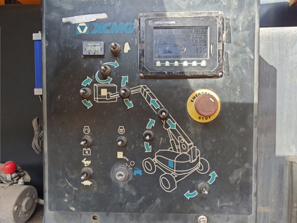 徐工GTBZ38S直臂式高空作業車