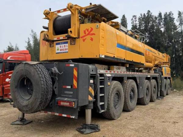 徐工XCA500L8全地面起重机