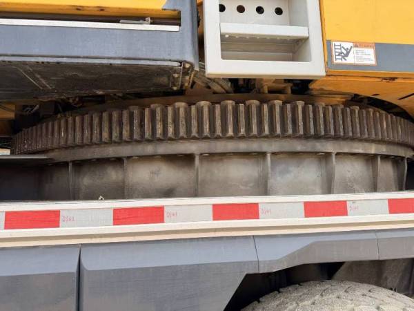 徐工XCA500L8全地面起重机