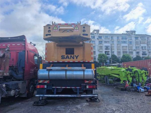 三一重工SAC3000全地面起重机