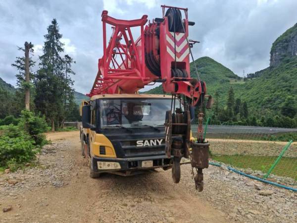 三一重工STC250E5汽车起重机