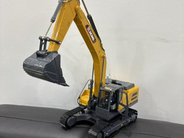 徐工XE380GK黄色新款设备模型