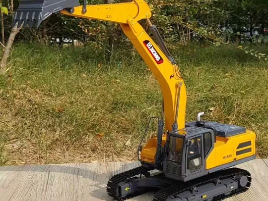 徐工XE380GK黄色新款设备模型