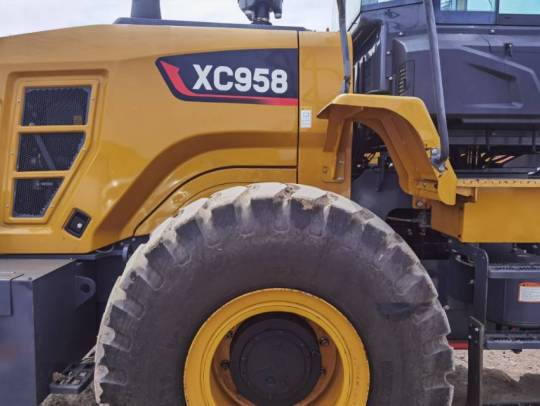 徐工XC958轮式装载机